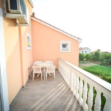 Apartments Valentina Petrcane Exterior photo