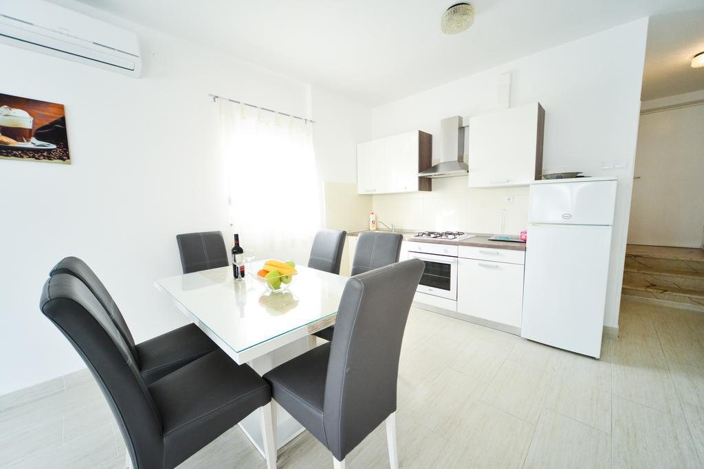 Apartments Valentina Petrcane Exterior photo