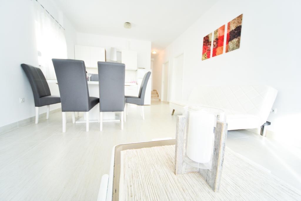 Apartments Valentina Petrcane Exterior photo