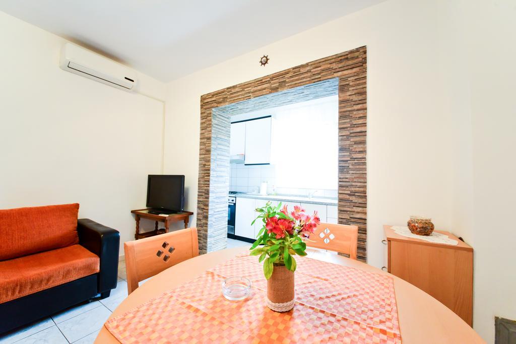 Apartments Valentina Petrcane Exterior photo